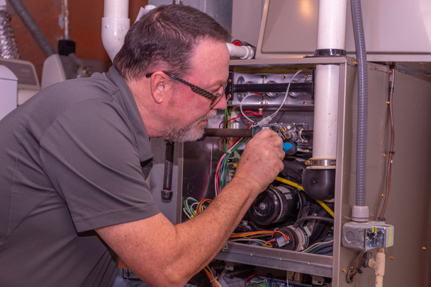Furnace repair technician in West Bloomfield MI